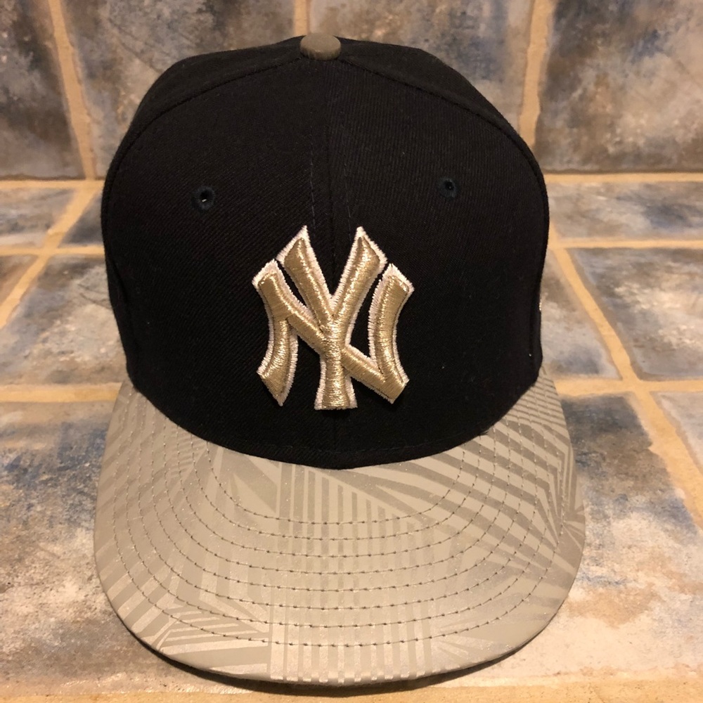 New York Yankees new era fitted hat size 7